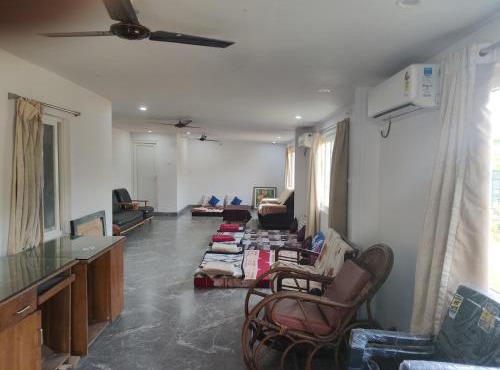 siva rama resort, 500 person day time & day & night person 700 ac with attached bathroom ,geezars 20 pix night stay,50 members setting, 2swimming pools,Box cricket ,settil, vally ball, foot ball, basket ball day & night play dora thota,to bheemili, vizag