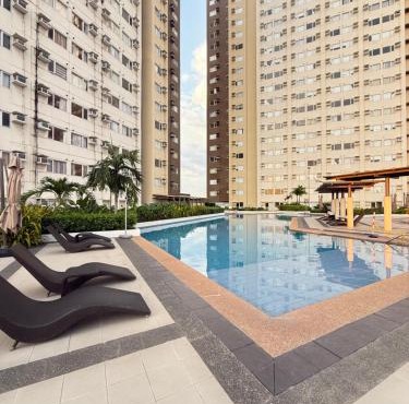Skyline Stay - City View - Pool and Gym