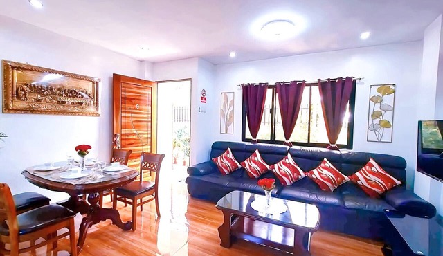Spacious 2-Bedroom Apartment》WIFI》NETFLIX
