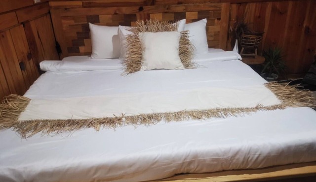 Spacious 5-bedroom wooden chalet in peaceful Sagada with WiFi