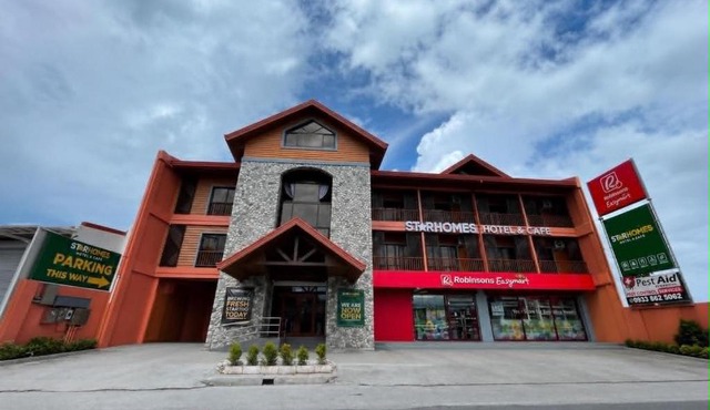Starhomes Hotel & Cafe