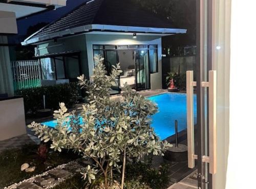 Stingless Villa