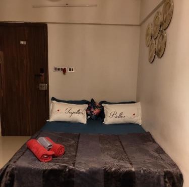 Studio cozy house, Balcony, NearAirpot ,Couplefrdly