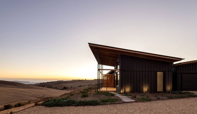 Studio on Forktree – Modern Coastal Retreat