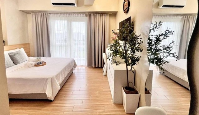 Stylish Studio Stay with Pool & Fitness Access