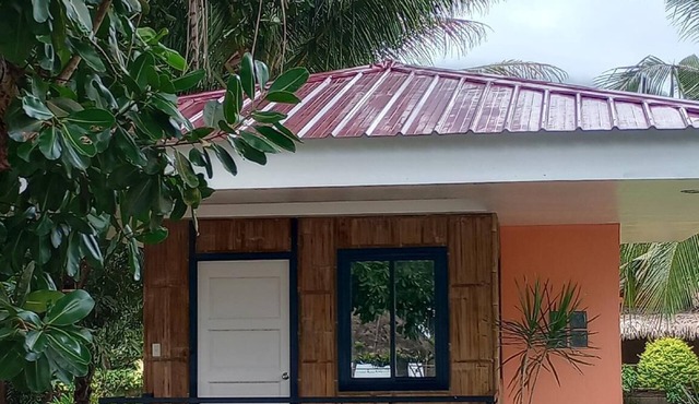 Suki Beach Resort - Beachfront Cottage with Aircon