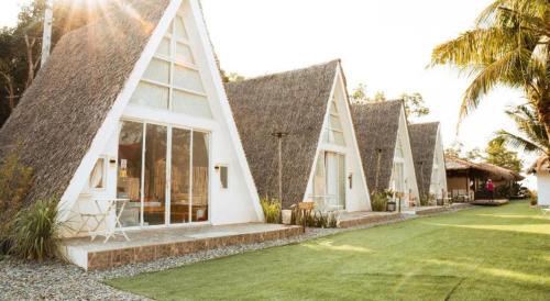 Sunset Villas Triangle 2