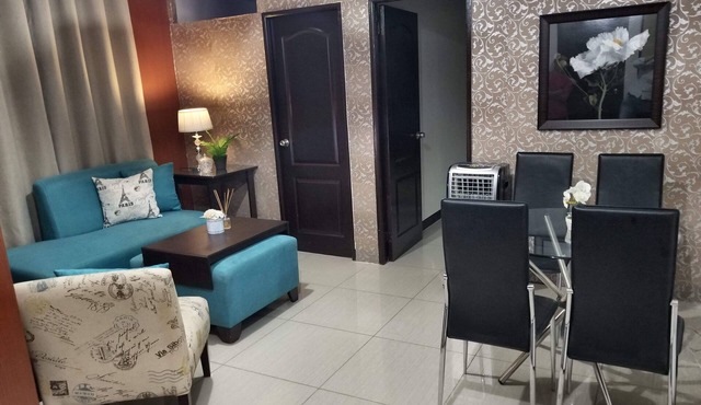 Super Cute Hampton Suites In Great Location !