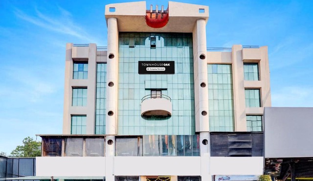 Super Townhouse Oak Viman Nagar Downtown Formerly Hotel Cilantro