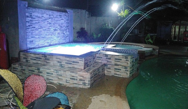 Tagaytay Farm Hills 500+ sq m House In Gated Res'd'l Area, family friendly+pool