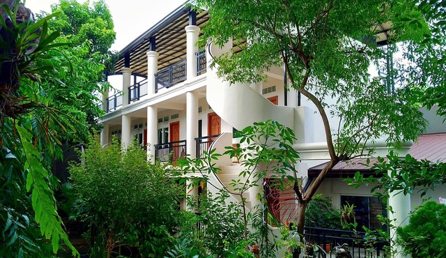 The eco-friendly "House of Java" is a private residence which offers Guest Rooms