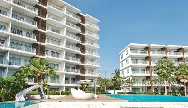The Sea Condominium A22
