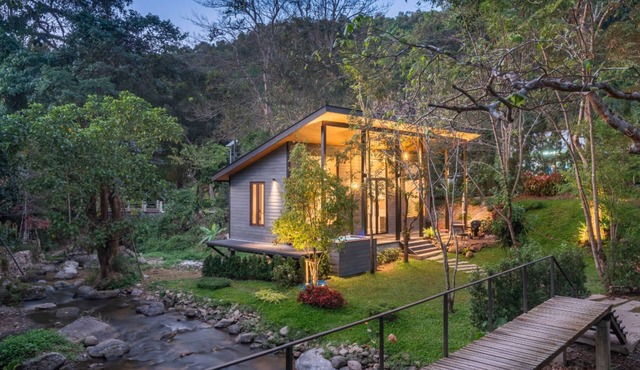 The Stream House at Mae Kampong