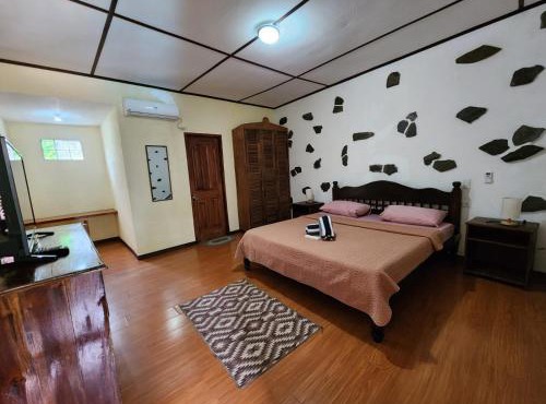 TipTop Hotel, Resto and Delishop