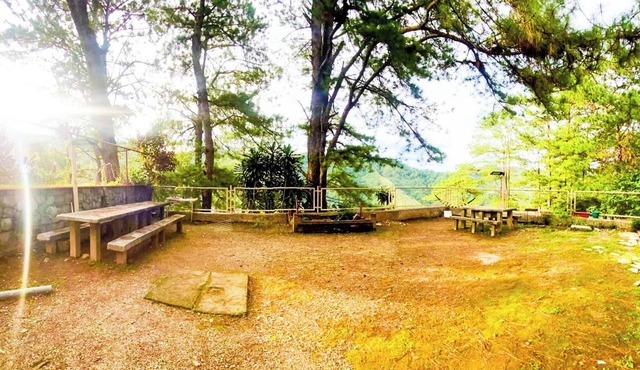 Transient House Baguio Near Minesview with Backyard