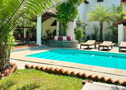 VILLA LOU GOA Heritage House 1903 Exclusive Use of Villa and Pool