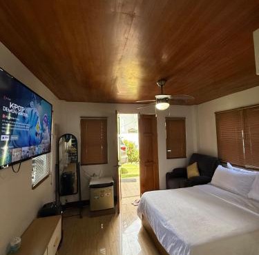 Villa with Beachfront Access