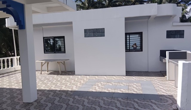We are directly on the beach with 50 meters of frontage and beautiful sunsets