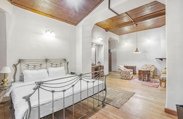 Boutique stay with parking in Nainital, by GuestHouser 11844