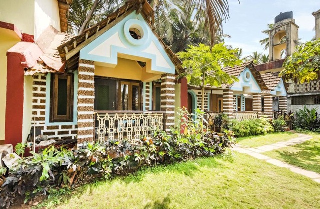 Guest house room in Candolim, Goa, by GuestHouser 2411