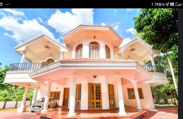 Huge Villa in Kottayam town with 6 Bedrooms