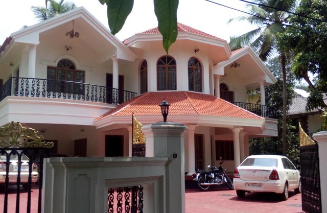 Large villa in kottayam town with 6 bedrooms