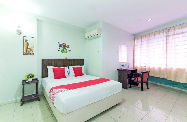 OYO 329 Suntex Hotel