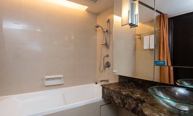 Bandar Sunway House | π 1 King Bed Studio #1 in Pyramid Tower