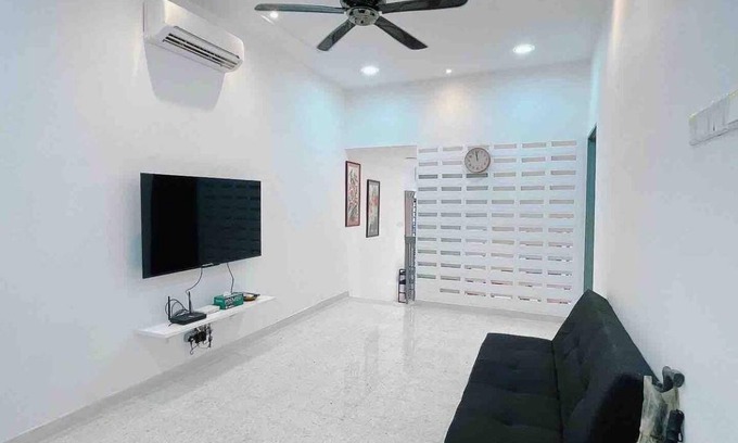 Cheras House | 100 m² House ∙ 3 bedrooms ∙ 10 guests