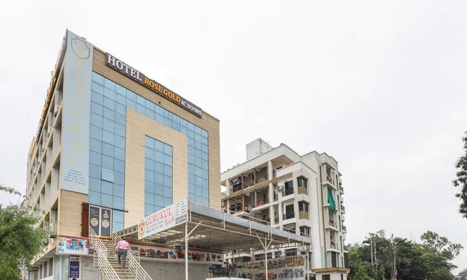 Vadodara Hotel | 12 m² Hotel ∙ 5 guests