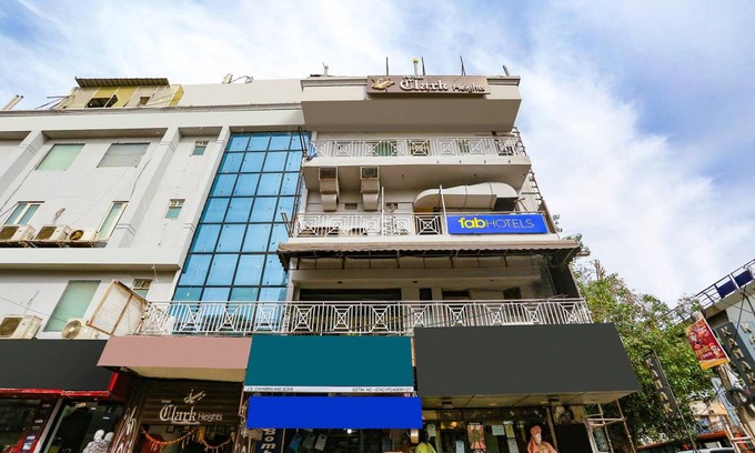 Patel Nagar Hotel | 150 m² Hotel ∙ 2 guests