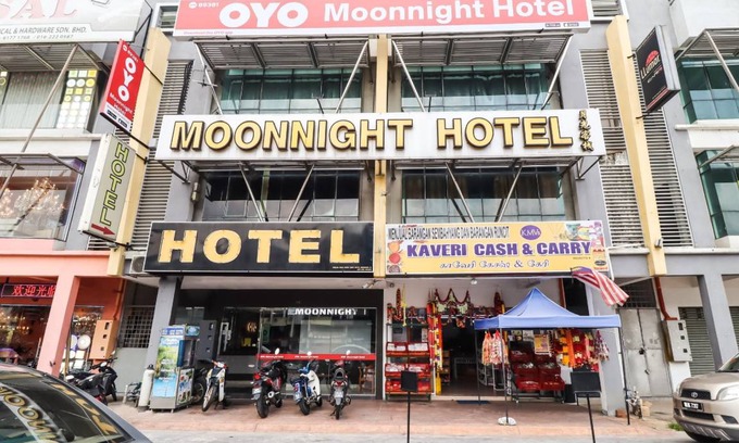 Batu Caves Hotel | 16 m² Hotel ∙ 8 guests