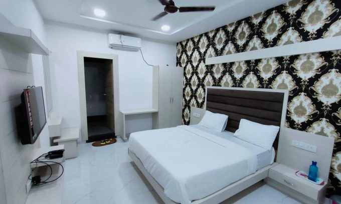 Anand Hotel | 160 m² Hotel ∙ 3 guests