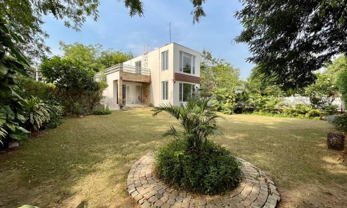 Ambav Villa | 1600 m² Villa ∙ 3 bedrooms ∙ 15 guests
