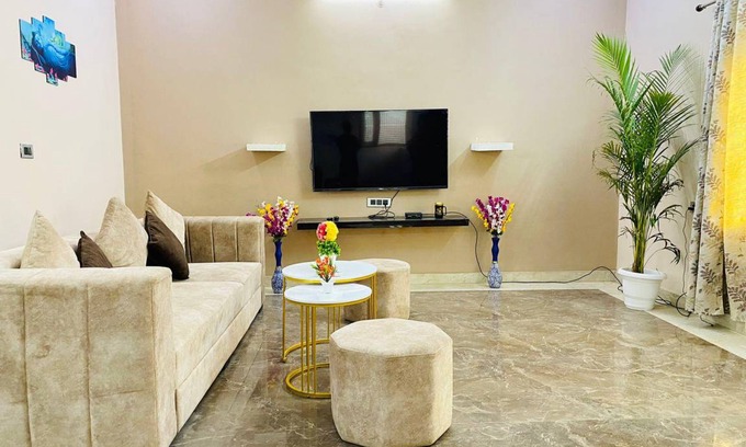 Varanasi House | 180 m² House ∙ 1 bedroom ∙ 4 guests