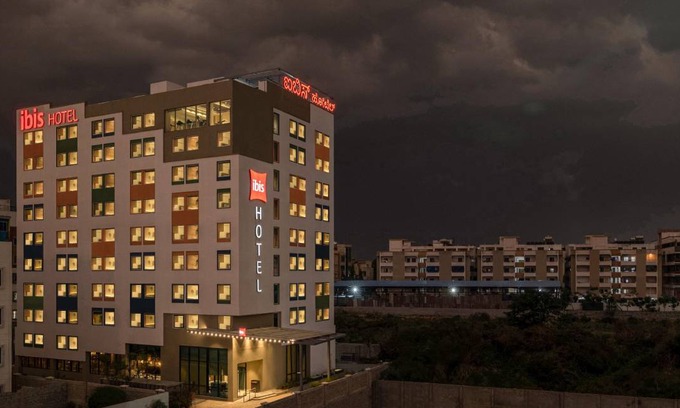 Vyalikaval HBCS Layout Hotel | 19 m² Hotel ∙ 10 guests