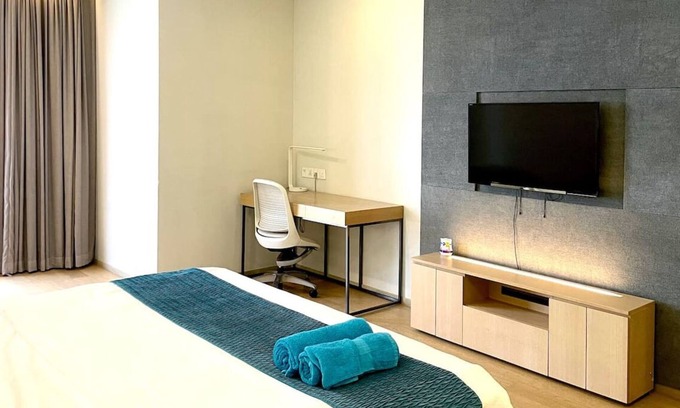 Kuala Lumpur City Centre Apartment | 1BR Suite KLCC View w/Btub, Nflx & Wtr Dispenser