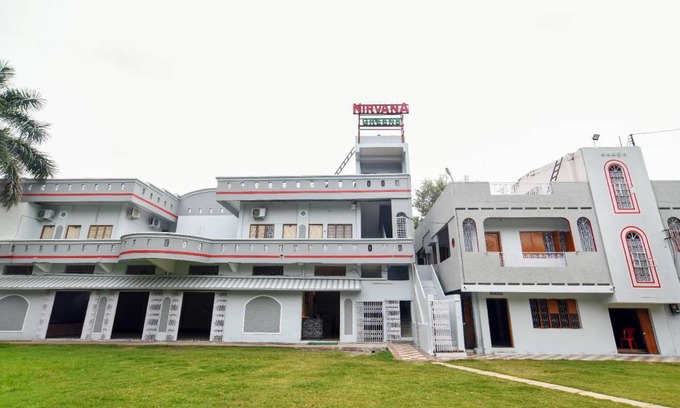 Ujjain Hotel | 20 m² Hotel ∙ 2 guests