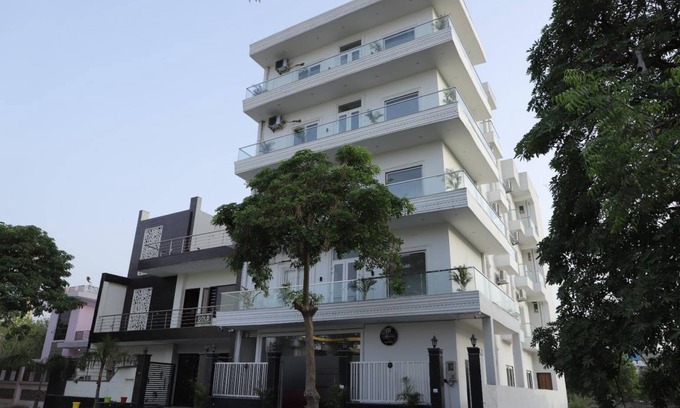 Greater Noida Hotel | 20 m² Hotel ∙ 3 guests