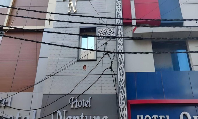 Ghaziabad Hotel | 200 m² Hotel ∙ 2 guests