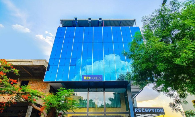Indore Hotel | 200 m² Hotel ∙ 3 guests