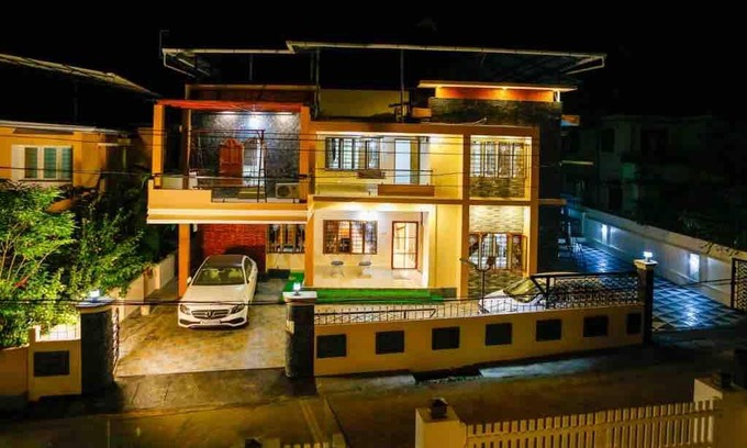 Thrissur Villa | 200 m² Villa ∙ 5 bedrooms ∙ 15 guests