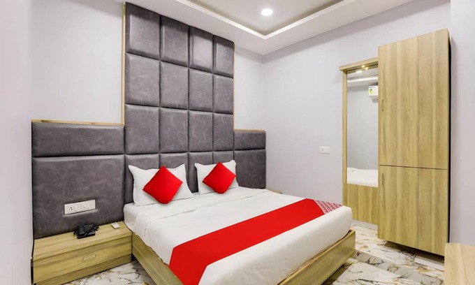 Chandkheda Hotel | 220 m² Hotel ∙ 2 guests