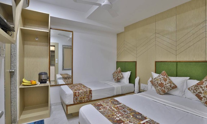 Surat Hotel | 23 m² Hotel ∙ 2 guests