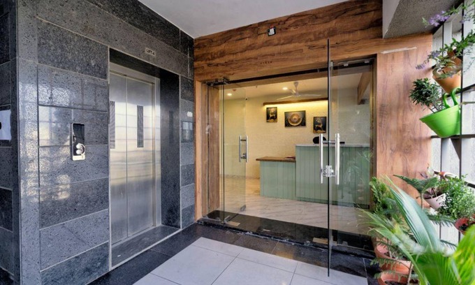 Ahmedabad City Centre Hotel | 250 m² Hotel ∙ 4 guests