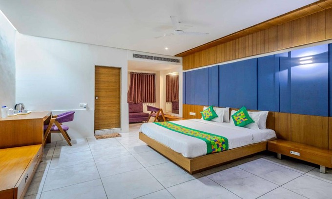 Gandhinagar Hotel | 27 m² Hotel ∙ 5 guests