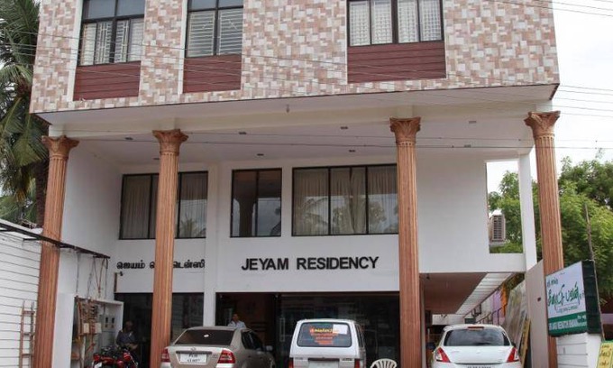 Kumbakonam Hotel | 28 m² Hotel ∙ 7 guests