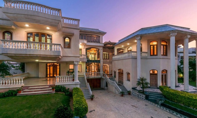 Sindhi Camp Villa | 282 m² Villa ∙ 8 bedrooms ∙ 24 guests