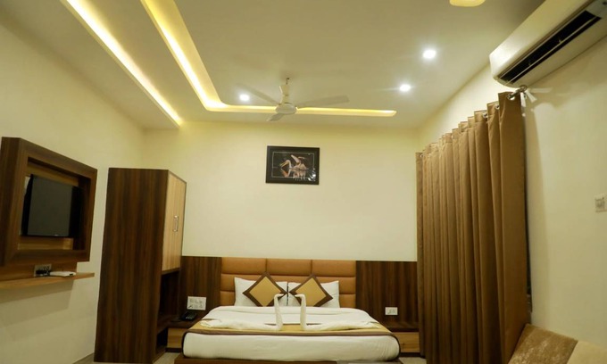 Bharatpur Hotel | 30 m² Hotel ∙ 6 guests