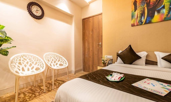 Borivali East House | 300 m² House ∙ 1 bedroom ∙ 3 guests